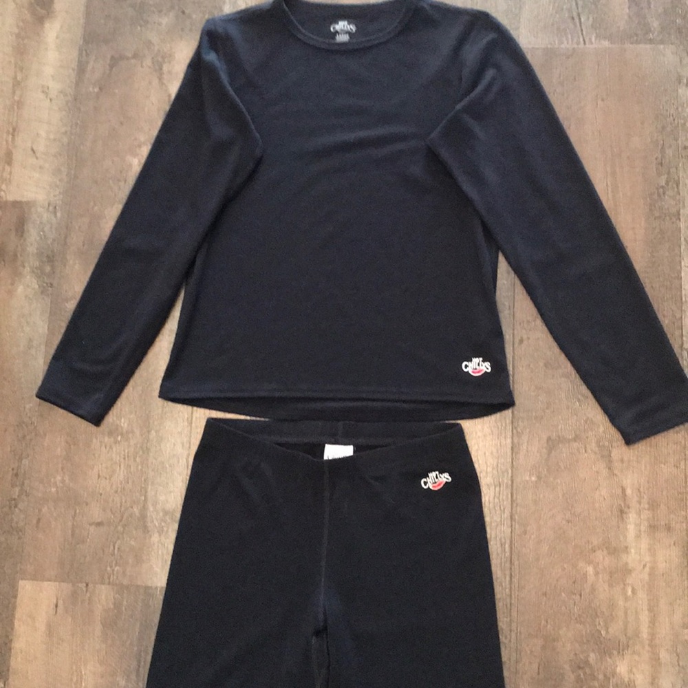 Hot Chilly’s thermal top and bottom